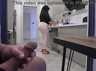 Bold jack off pending watching huge bubble a-hole muslim stepmom in the kitchen young sex